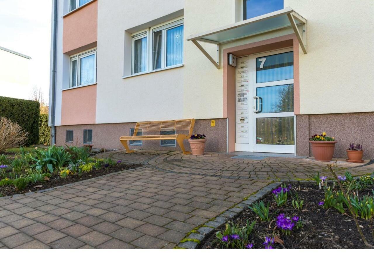 Gepflegte und moderne Ferienwohnung in der Neuseenlandschaft Neukieritzsch Exterior foto